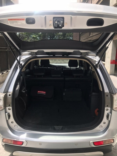 Mitsubishi - Outlander