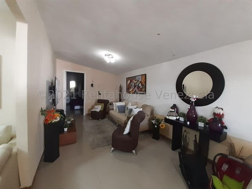 Imagen 7 de 20 de Gustavo Zavala Rentahouse 22-12111