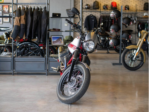 Imagen 2 de 25 de Motoguzzi V7 Stornello Usado Seleccionado