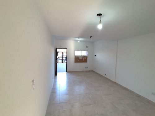 Imagen 5 de 10 de Departamento En Venta En José C Paz