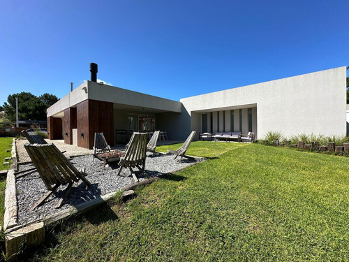Departamento En Venta - 3 Dormitorios 3 Baños - Pinamar