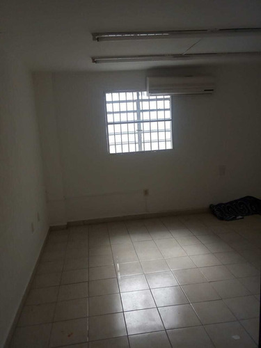 Imagen 15 de 17 de Edificio En El Centro Chetumal