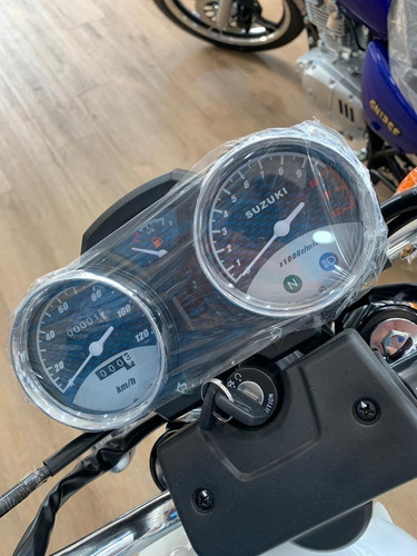 Imagen 4 de 19 de Suzuki Gn 125 Suzuki Velez Sarsfield