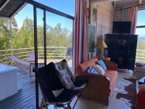 Imagen 2 de 23 de Casa En Venta, 5 Dormitorios, La Queseria, En Vichuquén