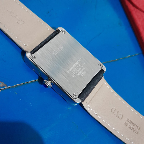 Relógio Cartier Tank Quartzo (premium) + Estojo E Caixinha Preto Prateado Branco (Recondicionado)