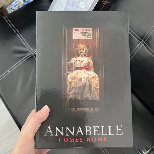 Figura De Acción Neca Annabelle Figure Comes Home Annabelle