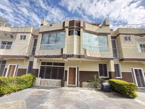 Townhouse En Venta El Limon 23-21467 Jcm