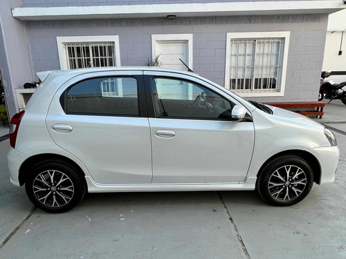 Imagen 9 de 21 de Toyota Etios 2022 1.5 Xls At