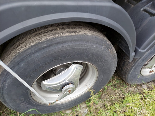 Imagem 4 de 4 de Carreta Tanque Com Pneus Para 25.ooo Litros
