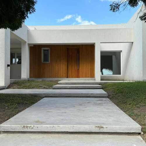 Casa En B° La Concepción 3 Dormitorios, Luján