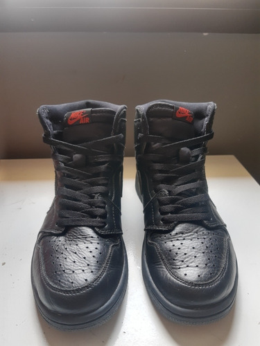 Air Jordan 1 High Triple Black