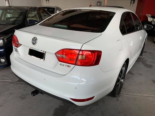 Imagen 5 de 13 de Volkswagen Vento 2.0 Tsi Sportline Caja Dsg 2014