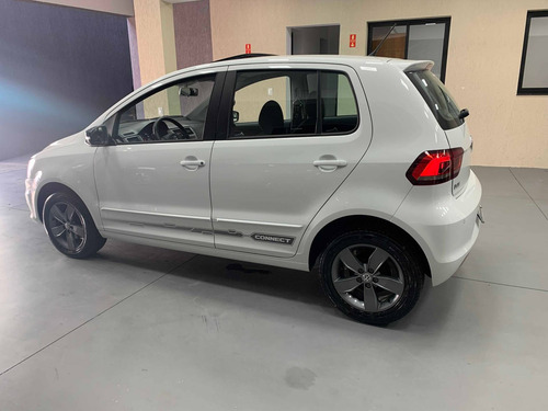 Imagem 3 de 12 de Volkswagen Fox 1.6 Msi Total Flex Connect 4p Manual