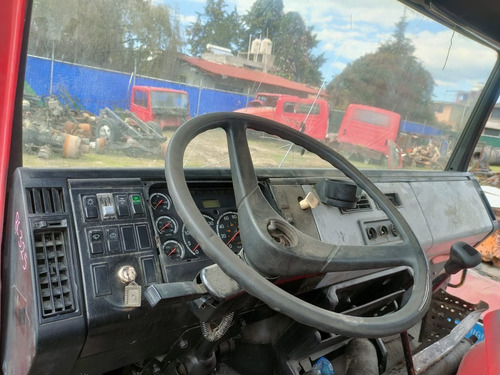 Imagen 7 de 12 de Freightliner Fl70 2003 Cummins Isb 205hp 300,000km