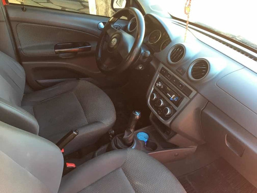 Volkswagen Gol 2011 1.6 Vht Trend Total Flex 5p