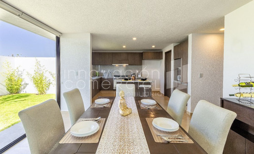 Casa En Venta En Nuevo Refugio, Con Amenidades