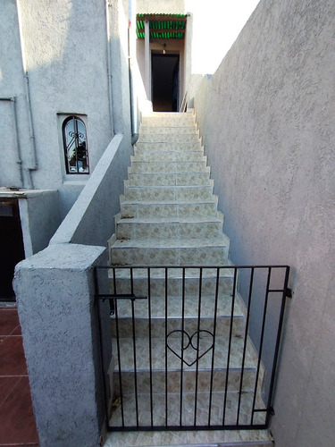 Venta- 2 Casas De 3 Ambientes Cada Una - P. Argentinas 400 - Pque. San Martin- Merlo- Usd 130.000
