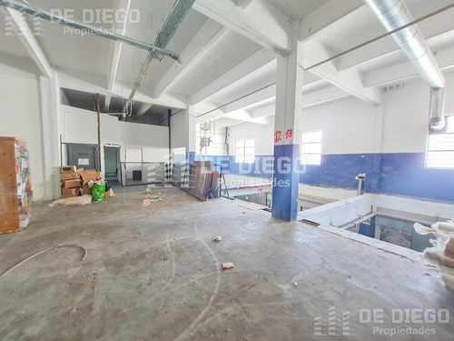 Edificio Industrial Con Gas Industrial De 7500 M2 En 3 Plantas - Bella Vista