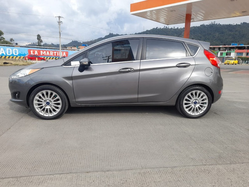 Imagen 5 de 9 de Ford Fiesta 1.6 Titanium
