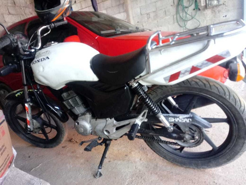 Imagem 2 de 5 de Honda 2013