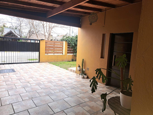 Casa En Venta - 2 Dormitorios 3 Baños - Cochera - 250mts2 - Necochea