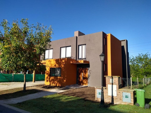 Venta - Casa 4 Amb - Pilar
