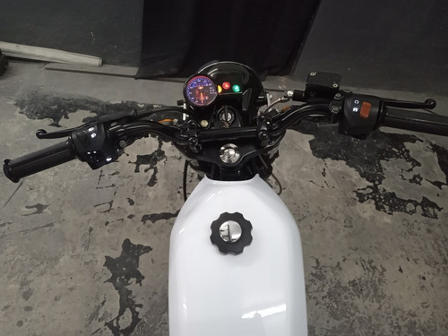 Bajaj Rouser Rouser 220f
