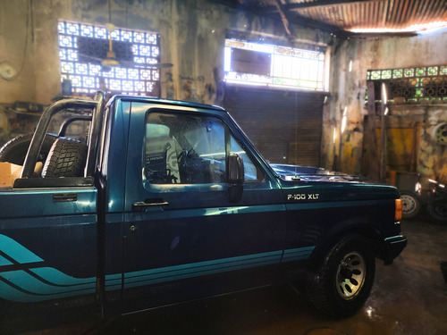 Ford F-100 Xlt