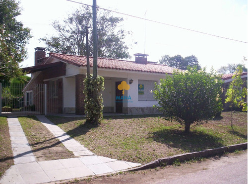 Alquiler De Temporada, Casa 2 Dormitorios Cerca De Servicios, Atlántida, Ca116
