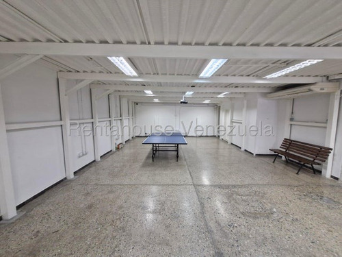 Venta Casa Comercial En La Carlota #25-18386 Ijp