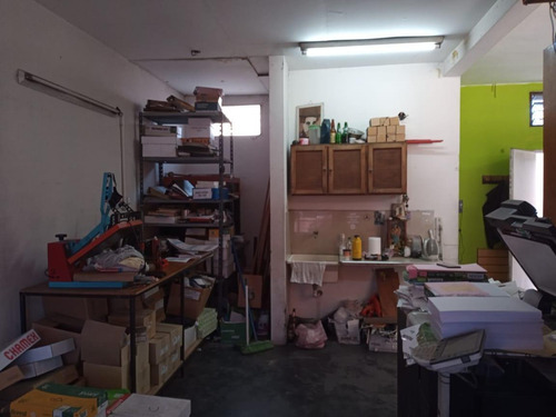 Local Comercial Sobre Avenida Con Espacio Aéreo