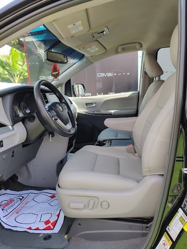 Imagen 13 de 15 de Toyota Sienna Le 2016