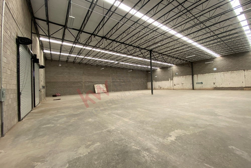 Bodega En Renta De 920 M2 En $82,800 En Calle Amada Armendáriz Casi Esquina En (tecnológico Y H...