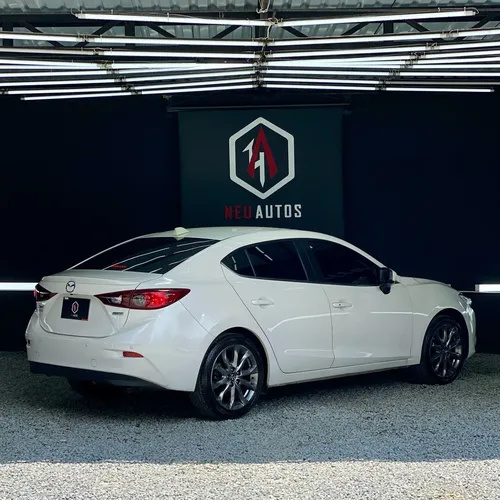Mazda 3 2.0 Touring mecánico