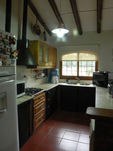 Casa En Venta - 5 Dormitorios 3 Baños - Cocheras - 30.780mts2 - Rama Caída, San Rafael