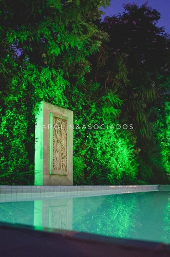 Gran Casa Ubicada En La Zona Del Golf, Punta Del Este.- Ref: 3030