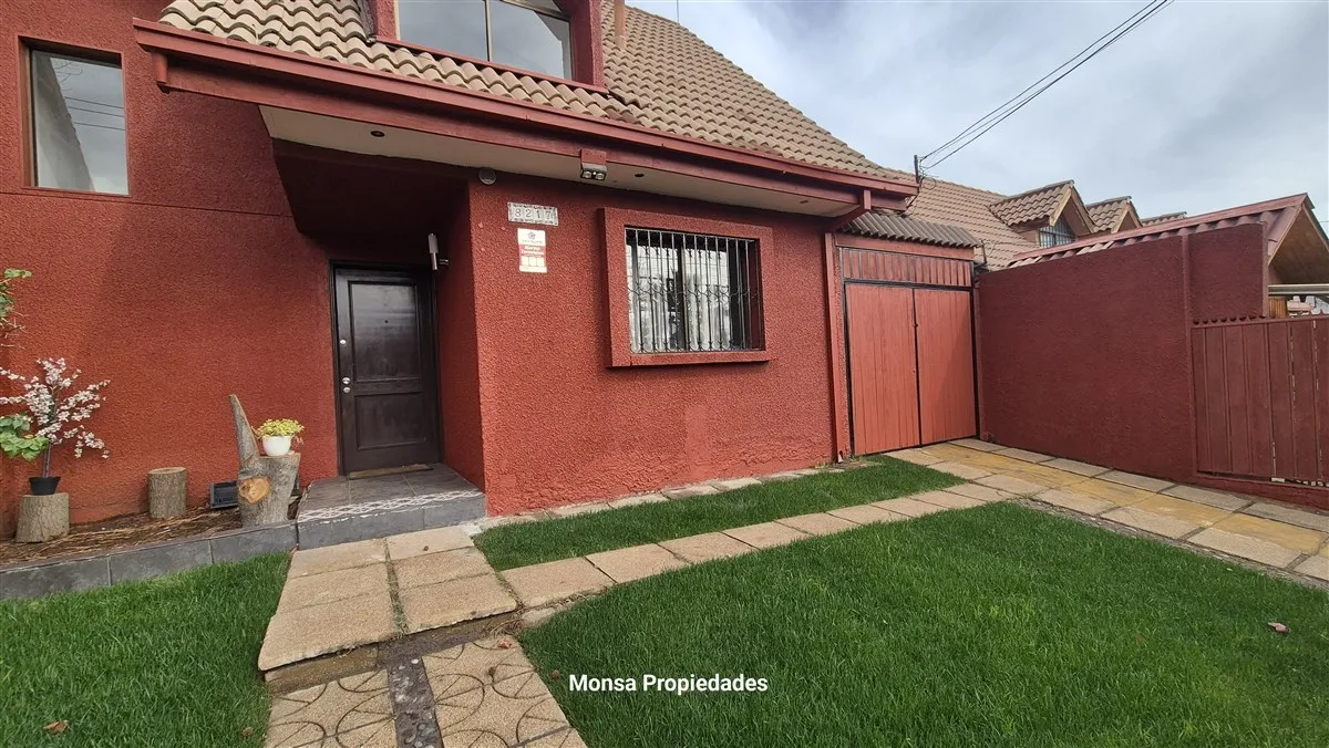 Imagen 3 de 30 de Casa En Arriendo De 3 Dorm. 2 Baños En Peñalolén