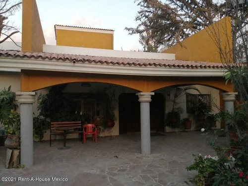 Venta Casa De Campo En Club Campestre De 6 Recamaras! Rahqro