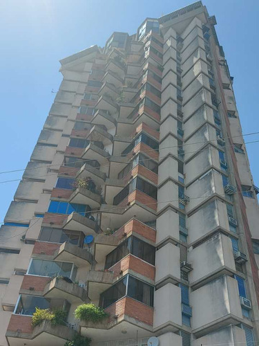 Apartamento De 144m2 En Urbanización Calicanto En Maracay