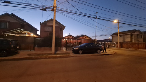 En Venta Comuna Maipú Casa Esquina Aislada.