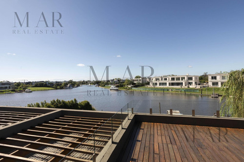 Casa En Venta En Albanueva, Tigre Con Salida Al Río Luján