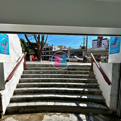 Local En San Bernardo - Sobre Centro Peatonal Y Av San Bernardo. Edificio Redondo.