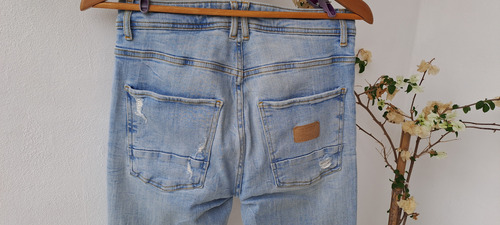 Jean Zara Talle 38, Cintura:38 Cm/ Largo: 98 Cm (Usado)