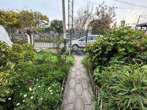 Casa En Venta De 3 Dorm. En Lo Espejo