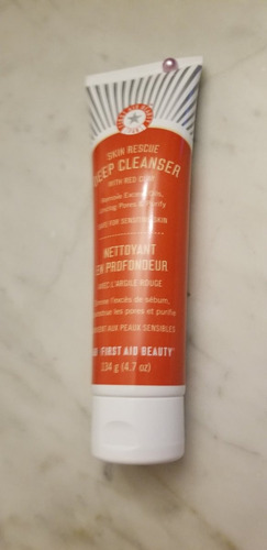First Aid Beauty Skin Rescue Deep Cleanser (no Trae Caja)