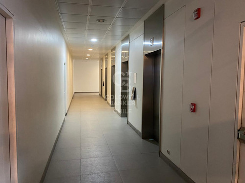 Local En Arriendo En Avenida Las Condes