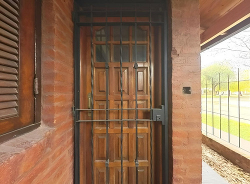 Casa En Venta Hurlingham 5 Amb Garage Jardín Impec