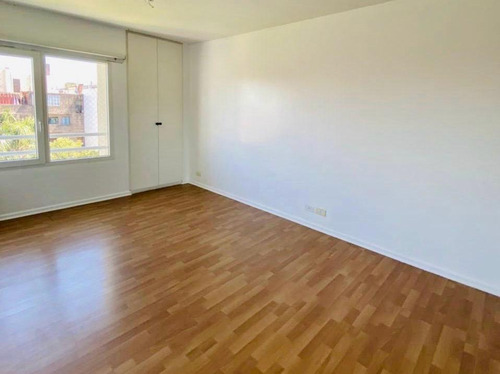 Departamento En Venta En San Isidro - Vias/rolon
