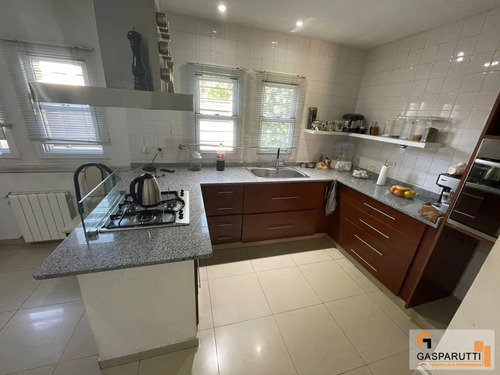 Casa En Venta En Garín, Escobar! 5 Ambientes Con Pileta!