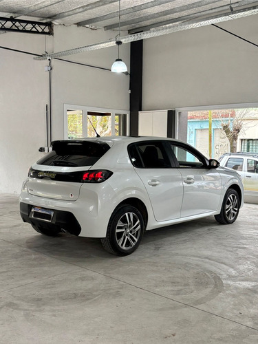 Peugeot 208 1.6 Feline Tiptronic